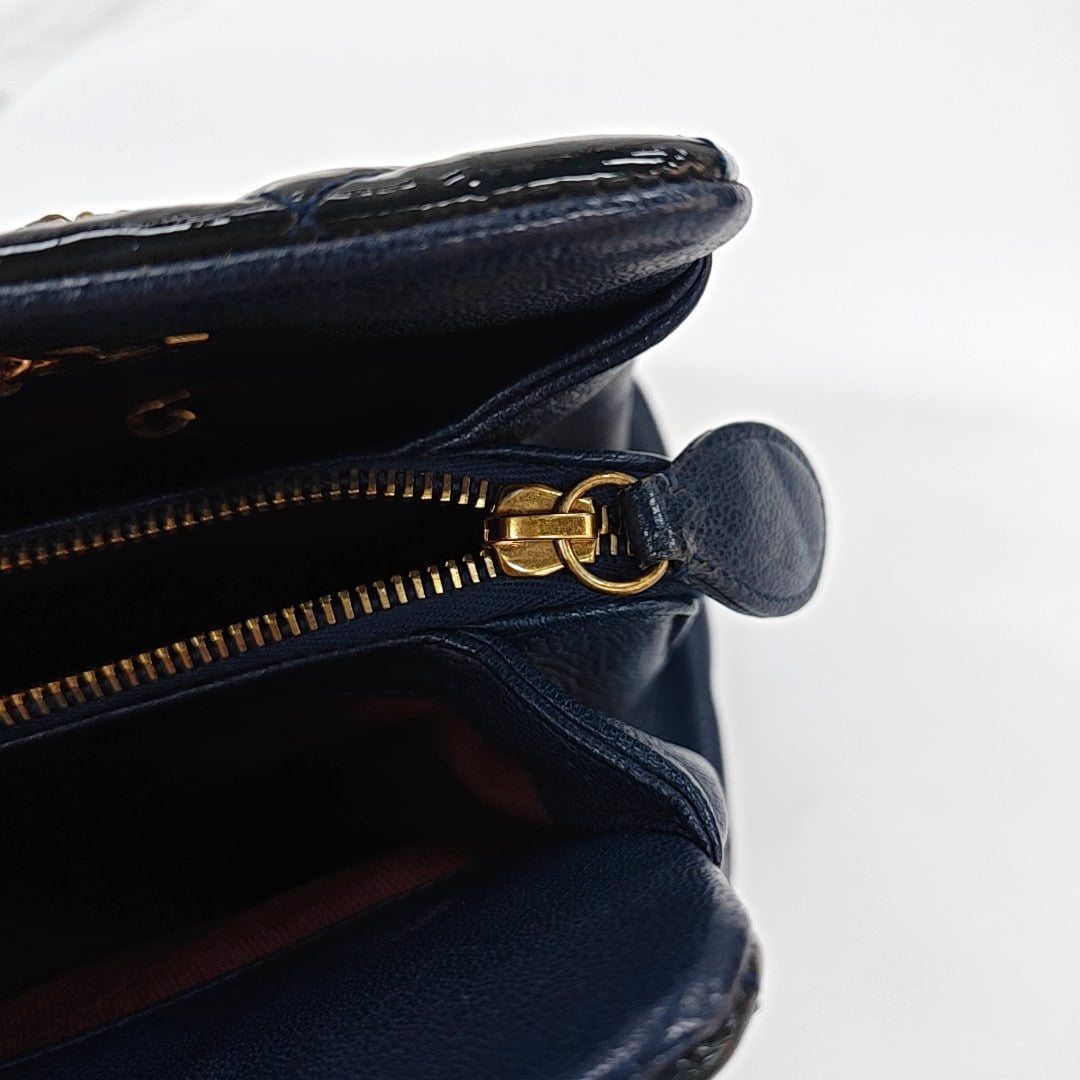 Chanel Dark blue patent leather quilted handbag