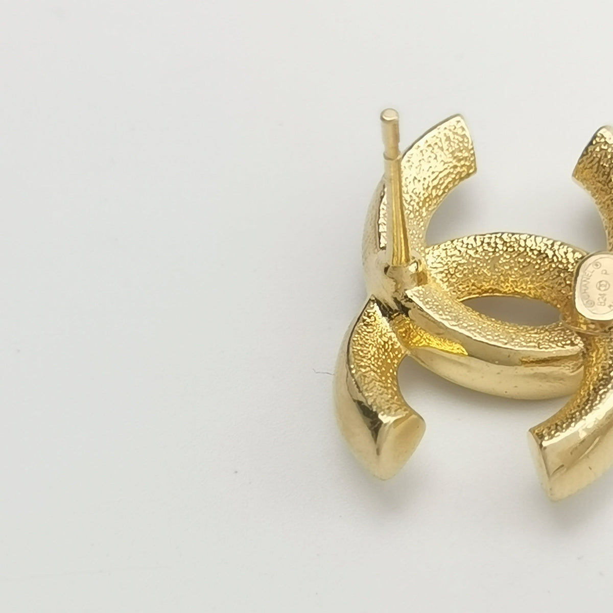 Chanel(24p) Gold-tone Letter CC Earrings