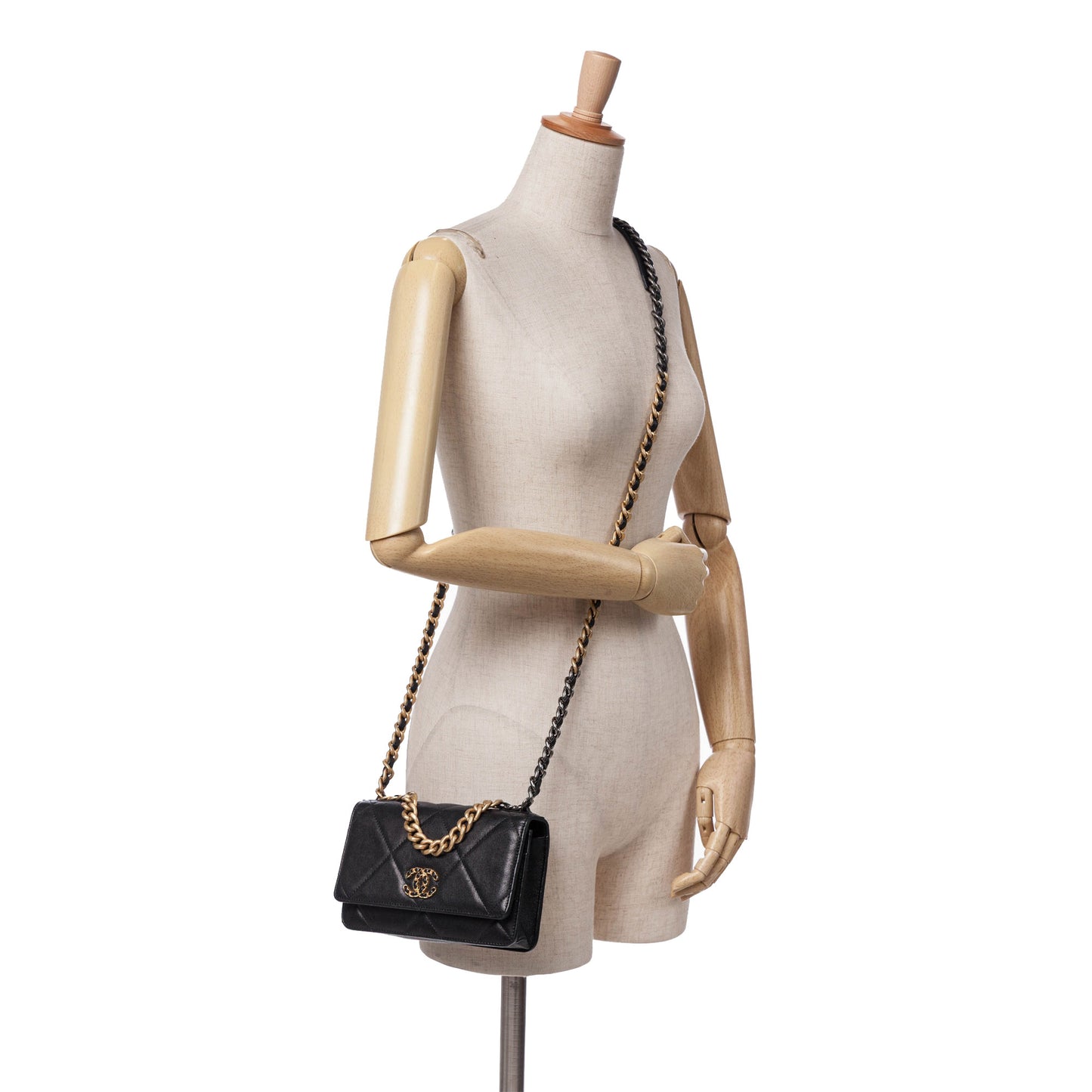 Quilted Lambskin 19 Wallet on Chain Black - Re-Luxury