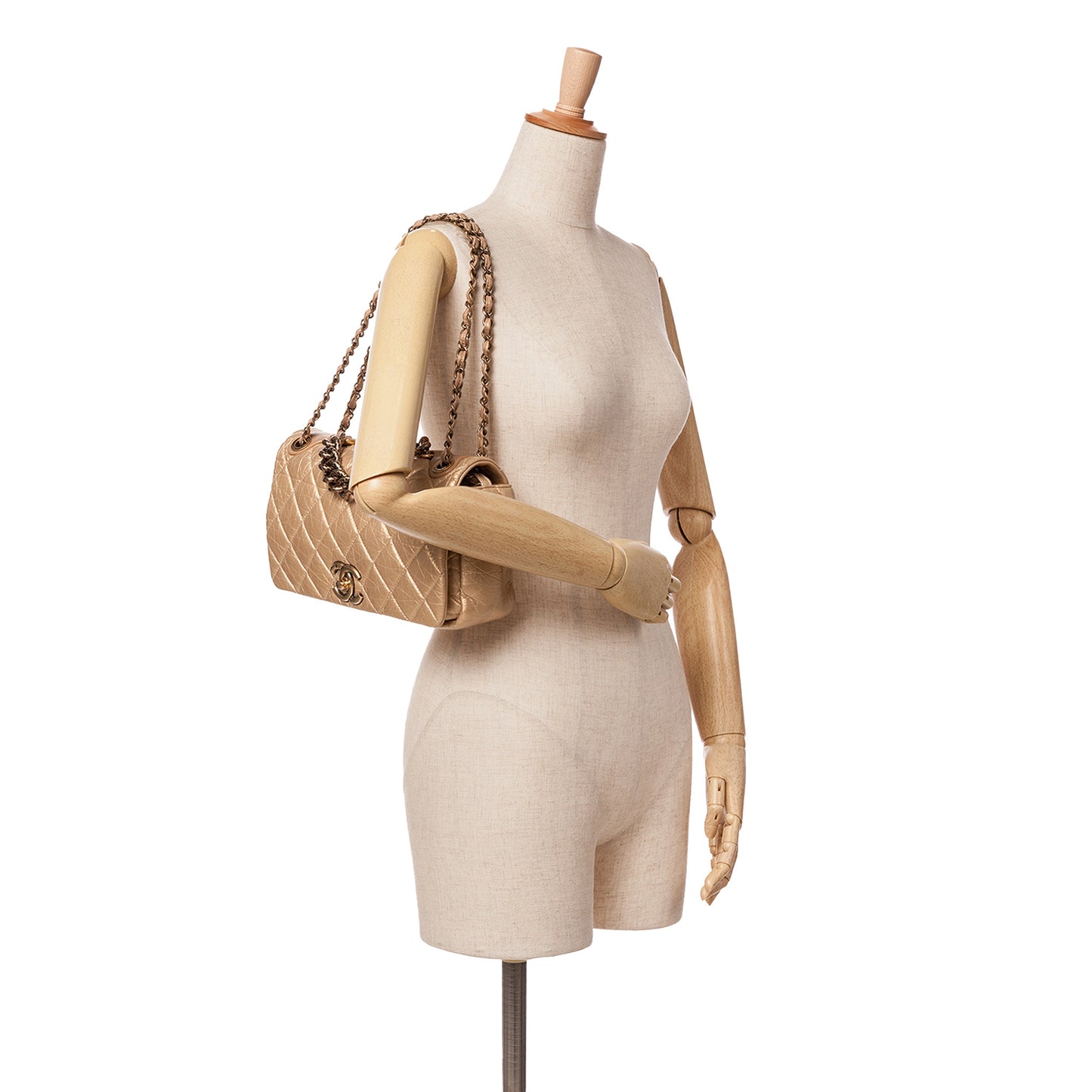 Medium Quilted Aged Calfskin Pondichery Flap Gold - Re-Luxury