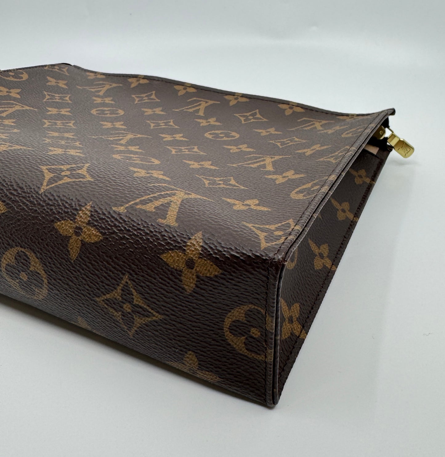 Louis Vuitton Toiletry Pouch 26 - Monogram Canvas