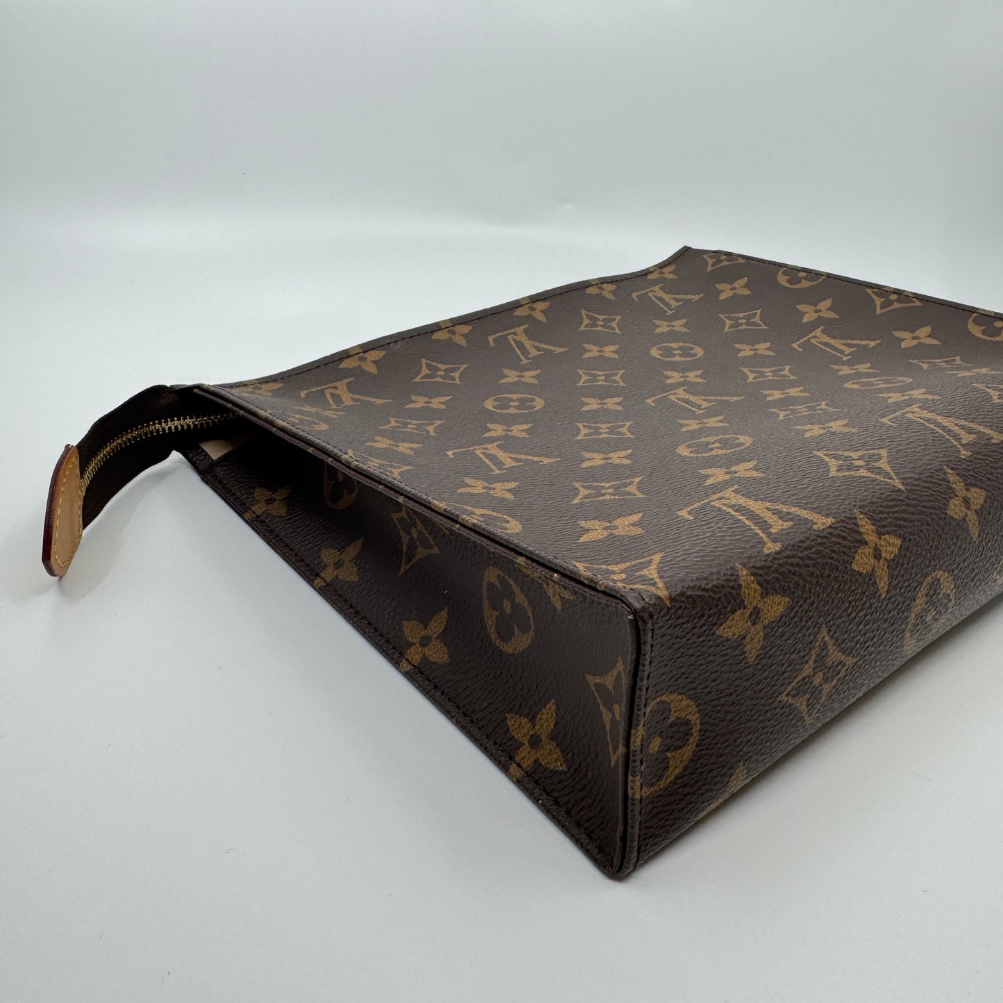 Louis Vuitton Toiletry Pouch 26 - Monogram Canvas