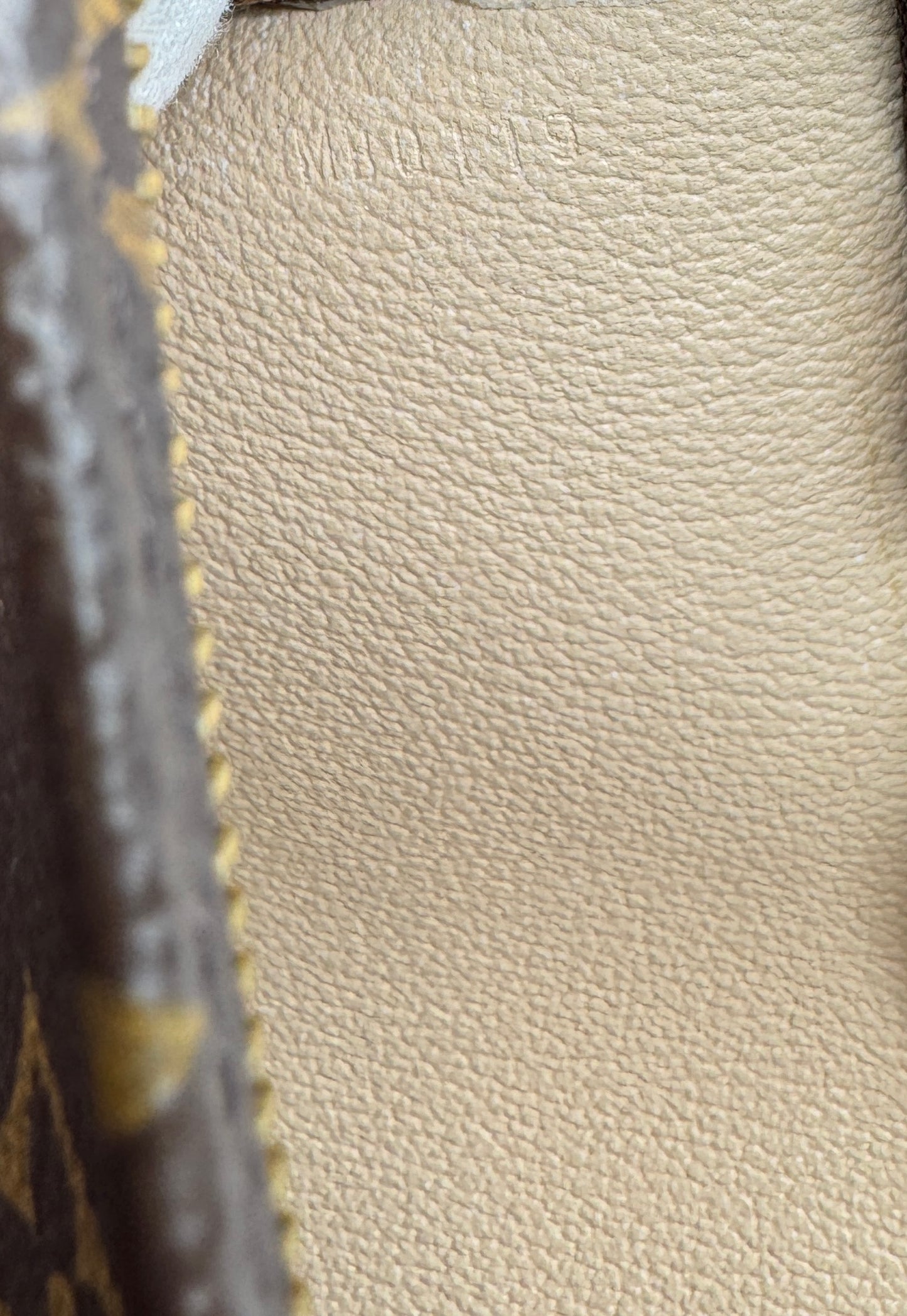 Louis Vuitton Toiletry Pouch 26 - Monogram Canvas