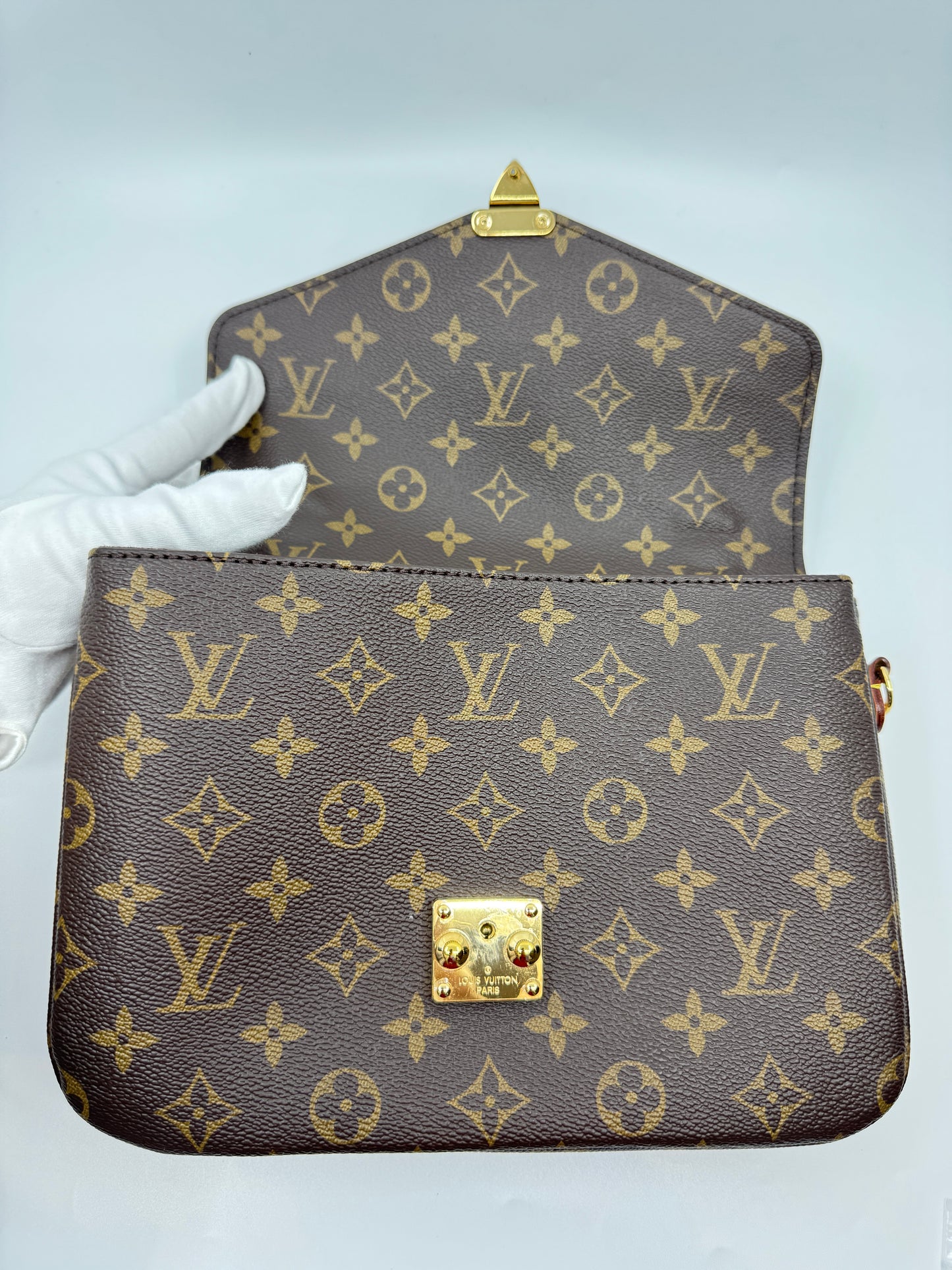 Louis Vuitton Monogram Pochette Metis Brown