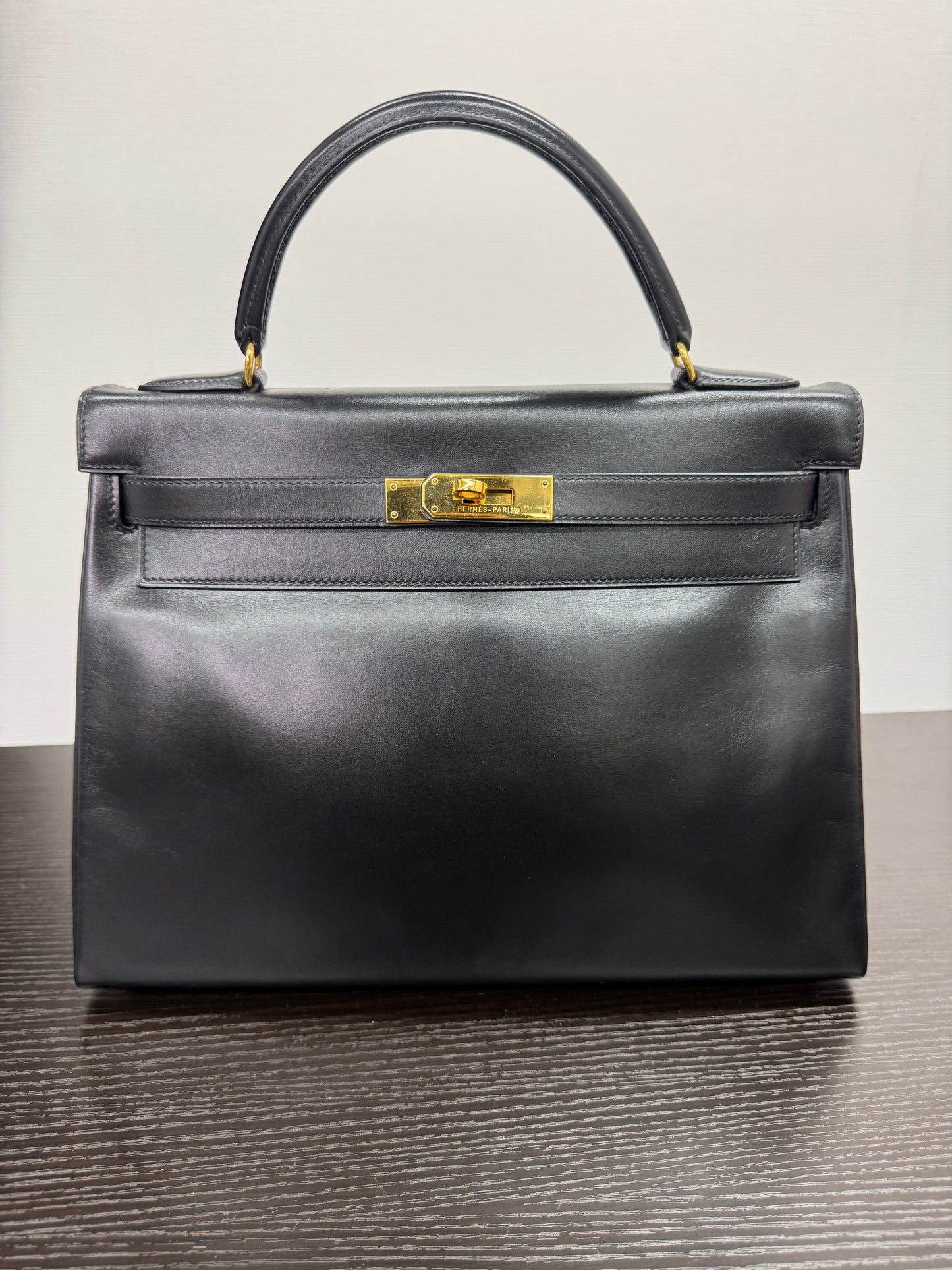 Hermès Kelly 32 - Box Leather Gold Hardware
