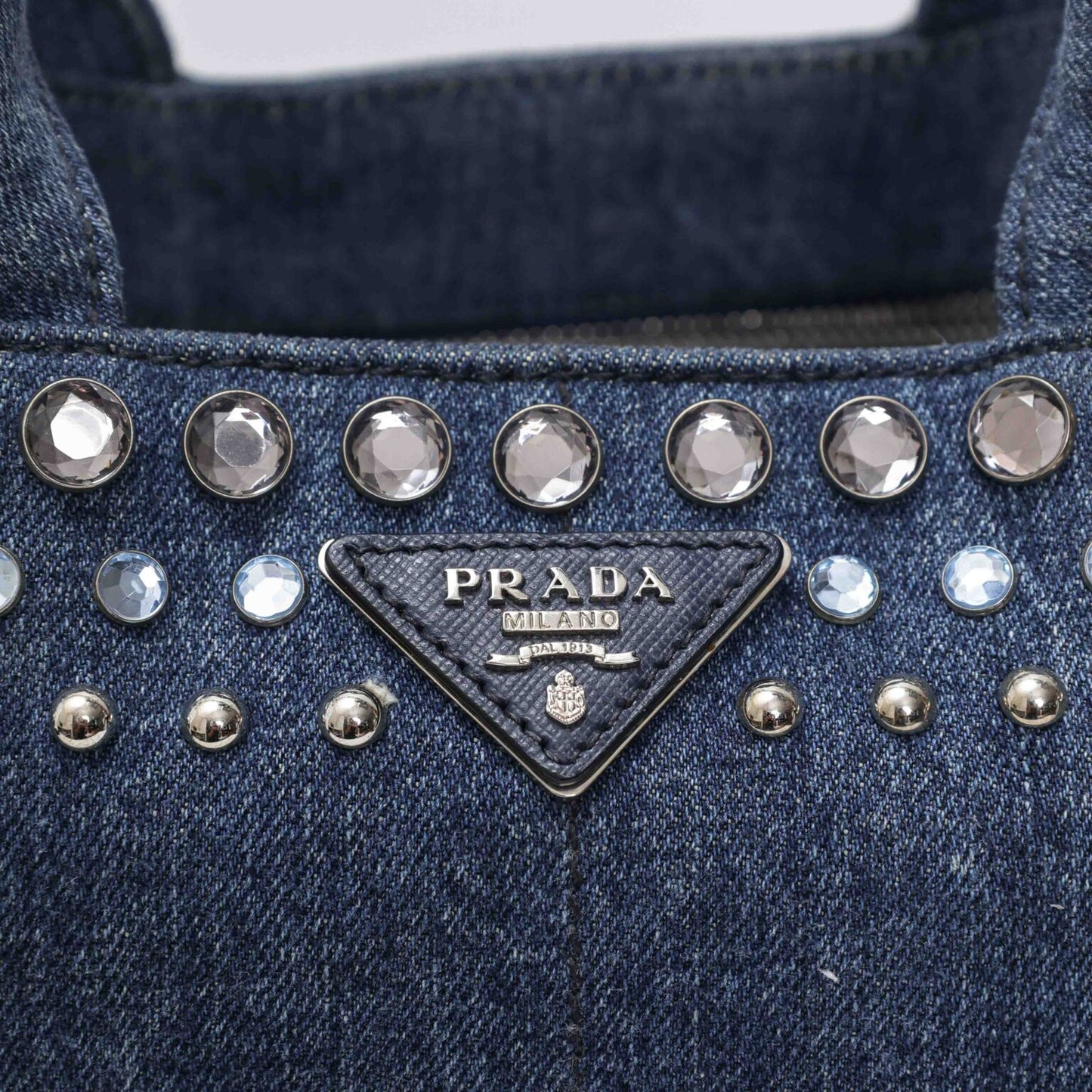 Prada Canapa