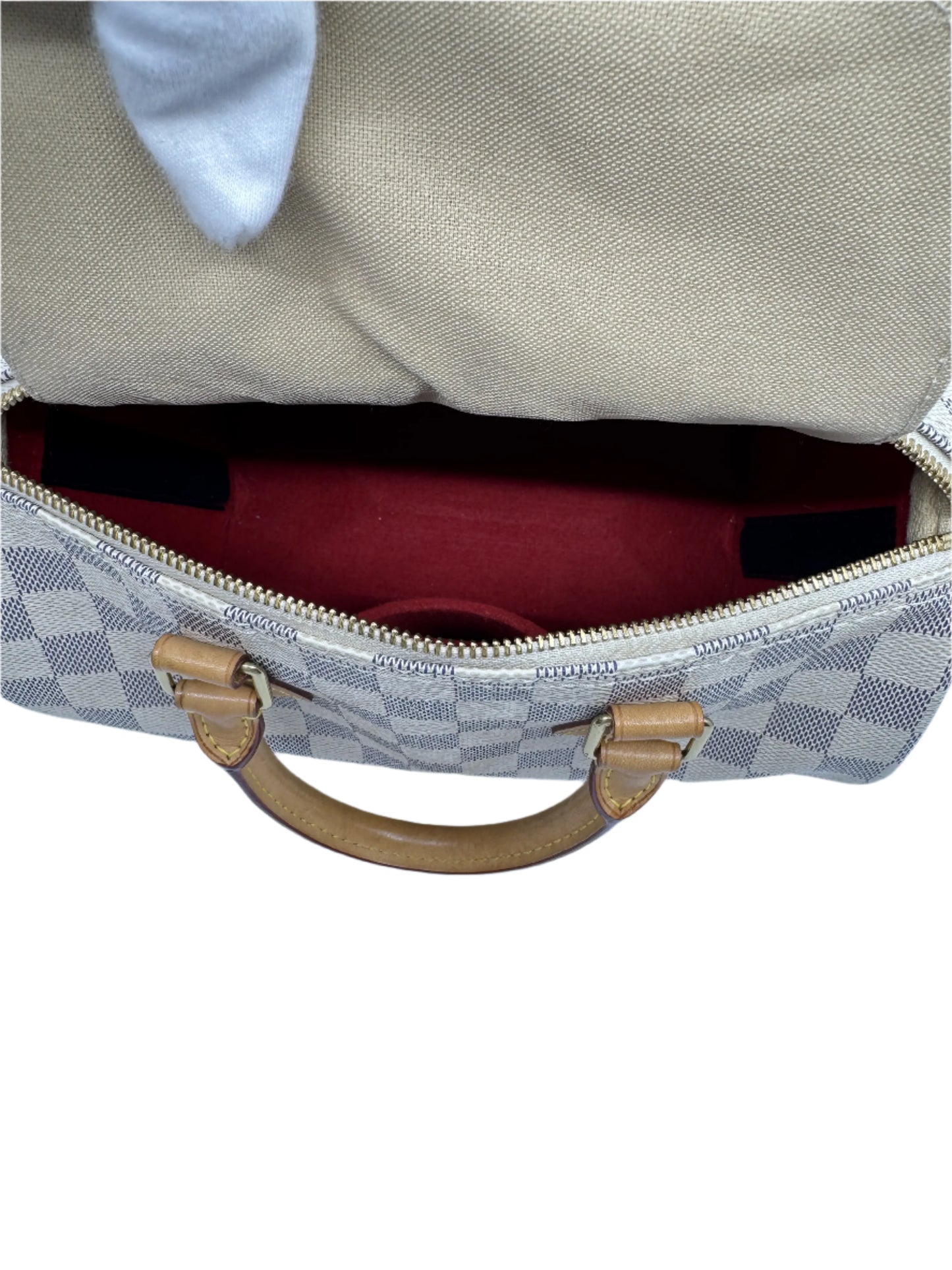 Interior-of-the-Louis-Vuitton-Speedy-25-Damier-Azur-with-red-compartment.