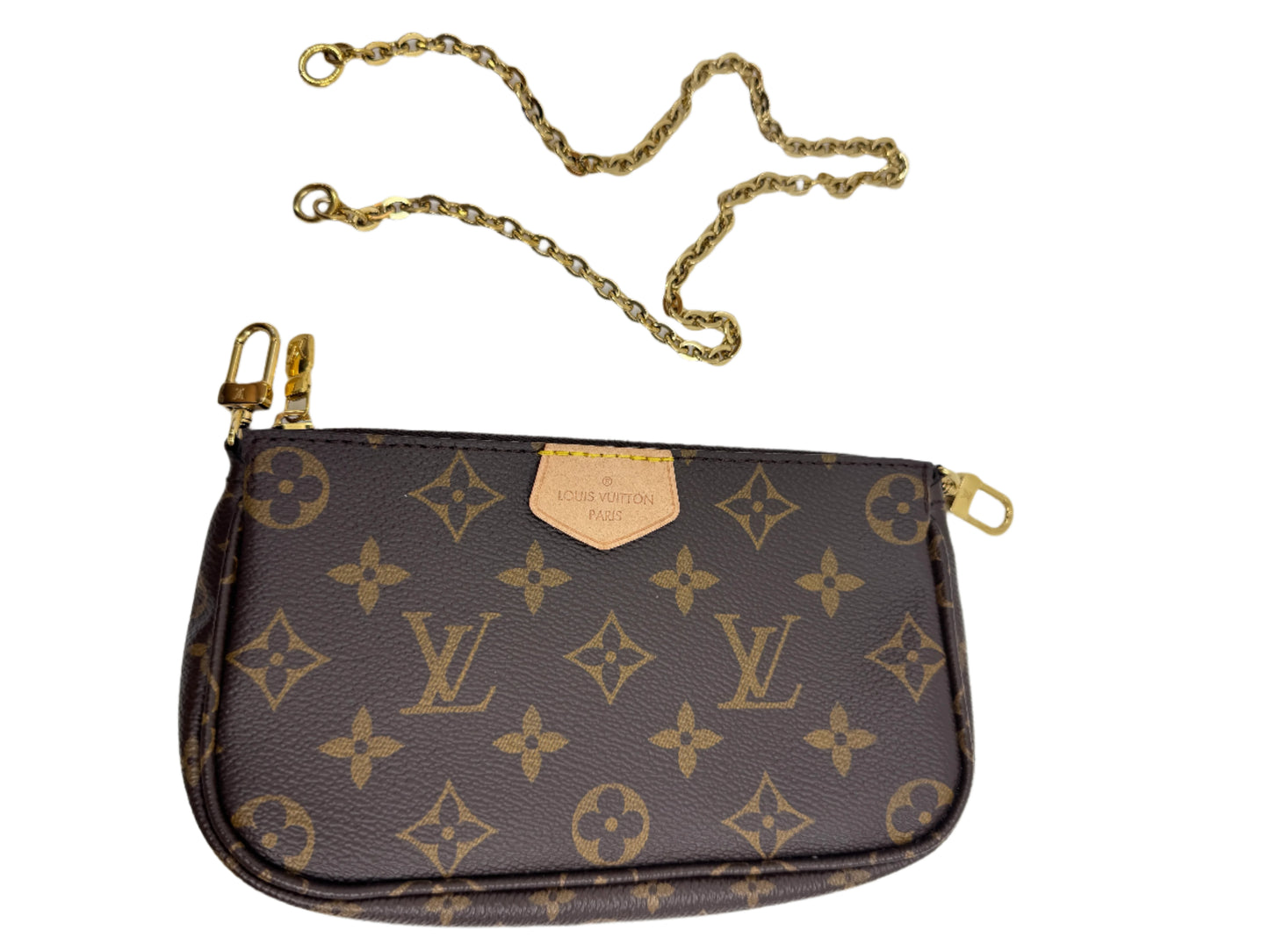 Pochette-of-the-Louis-Vuitton-Multi-Pochette-Accessoires-in-Monogram-canvas-with-removable-gold-chain-detail