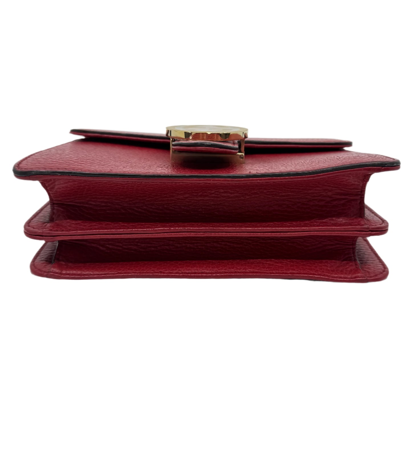 bottom-of-the-gucci-small-dollar-interlocking-g-red-in-leather-showing-compartment-divisions-with-leather-finishing