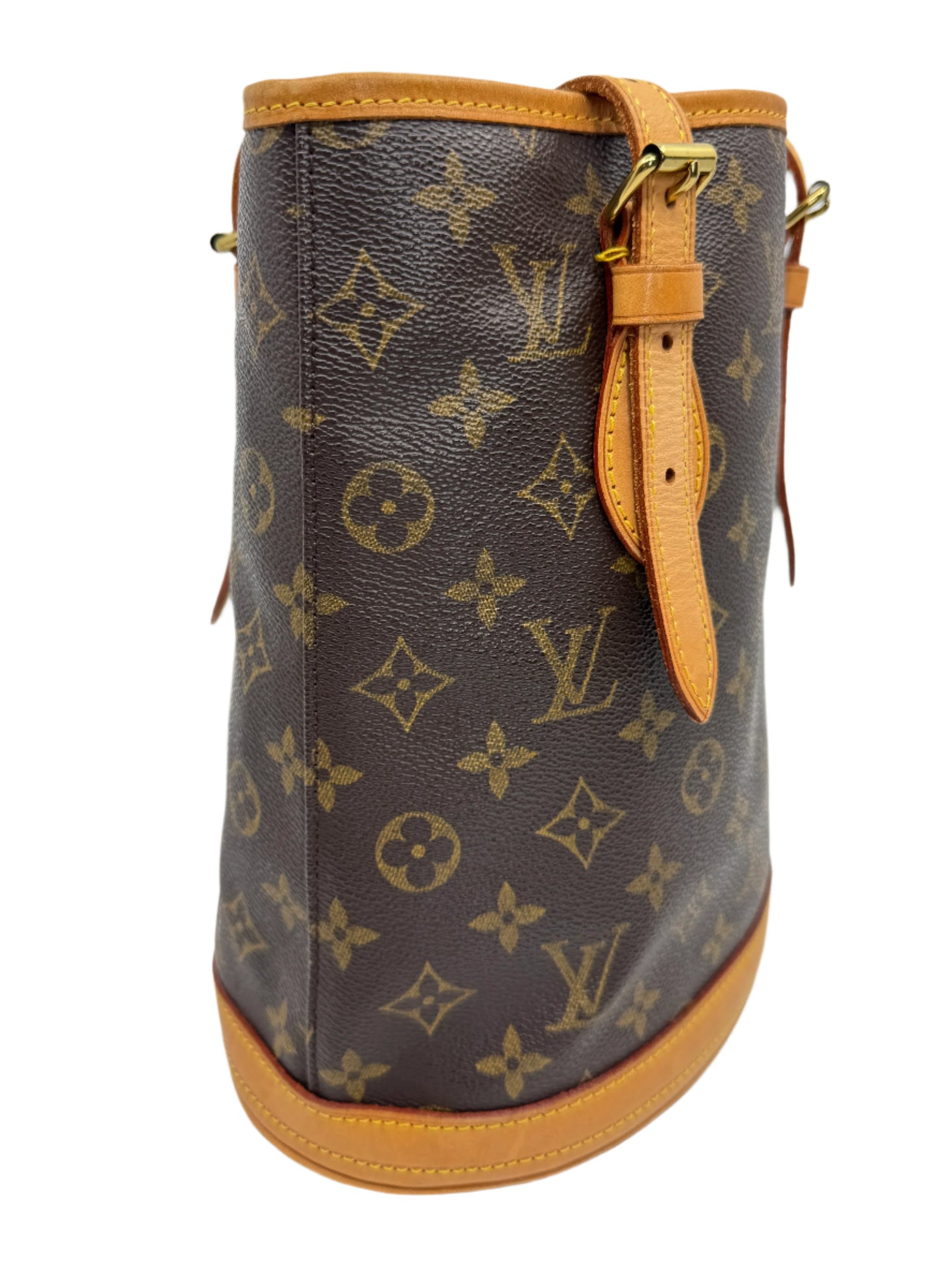left-side-of-louis-vuitton-monogram-petit-bucket-bag-with-zoom-on-high-quality-finish-of-monogram-canvas-and-vachetta-leather-strap