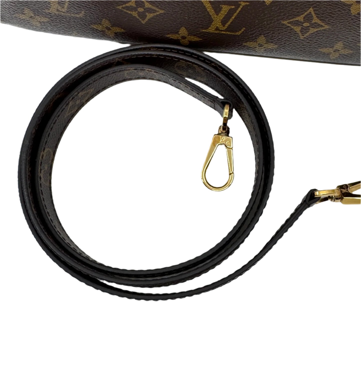 removable-shoulder-strap-of-louis-vuitton-montaigne-bb-bag