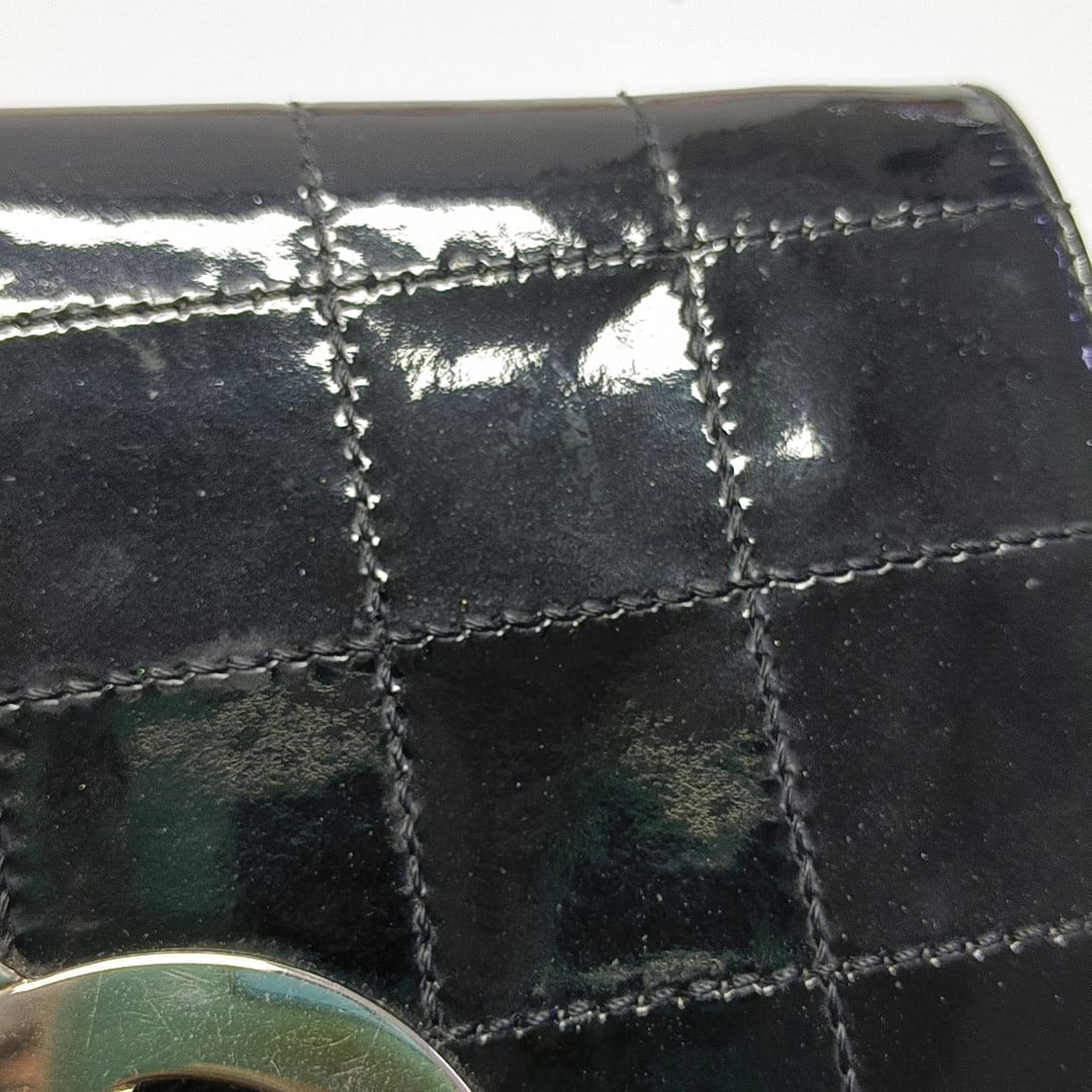 Chanel Black patent leather shoulder bag