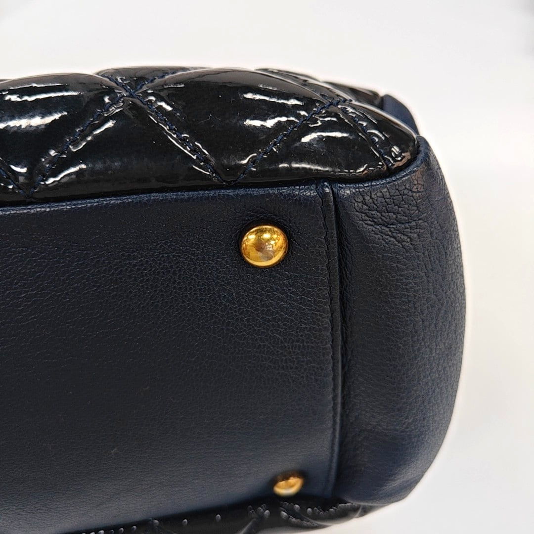 Chanel Dark blue patent leather quilted handbag
