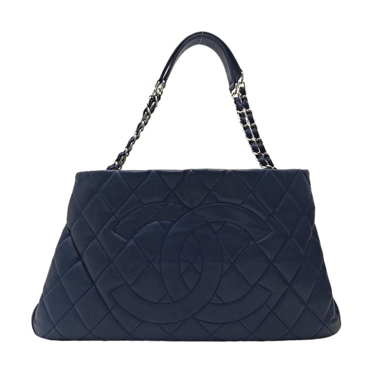 Chanel Blue cowhide diamond quilted shoulder bag