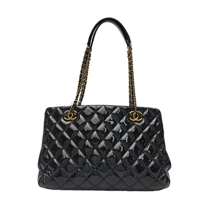 Chanel Dark blue patent leather quilted handbag