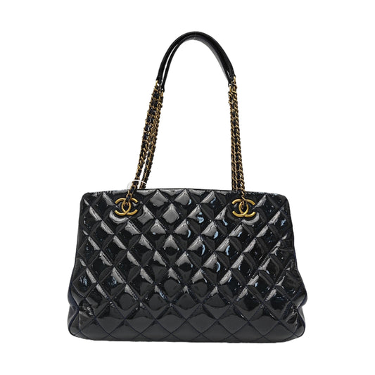 Chanel Dark blue patent leather quilted handbag