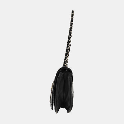 Chanel Black patent leather shoulder bag