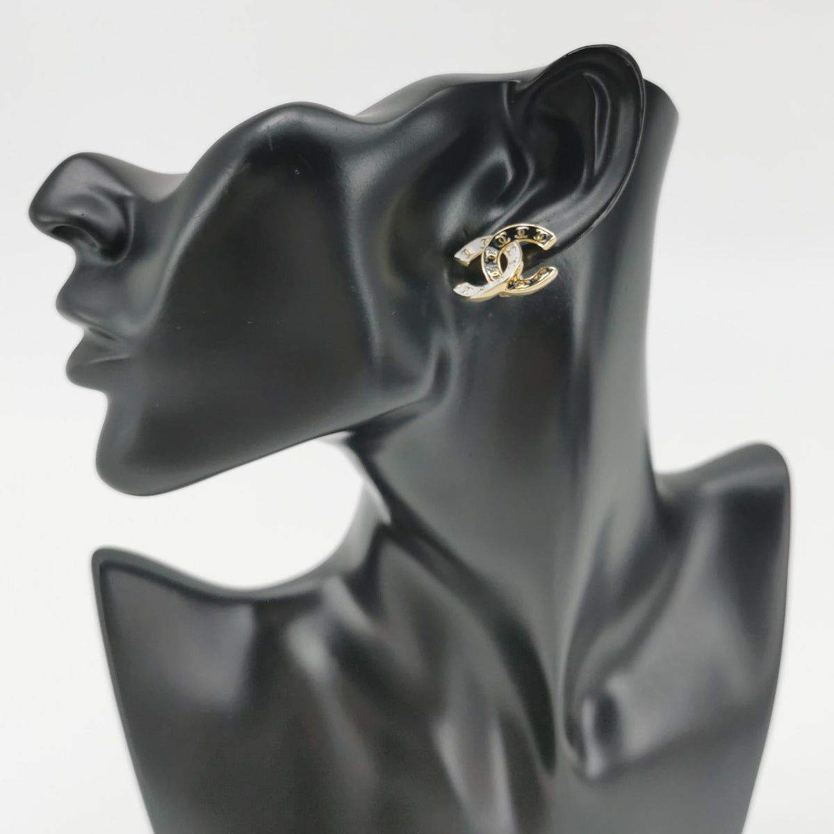 Chanel(24p) Gold-tone Letter CC Earrings