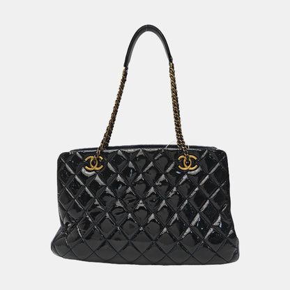 Chanel Dark blue patent leather quilted handbag