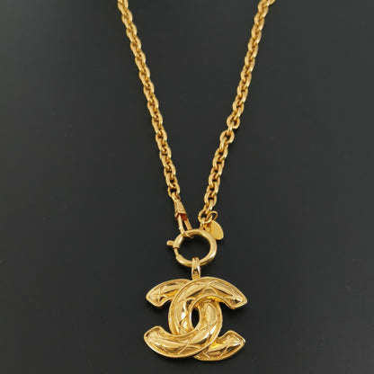 Chanel Vintage Bird Gold-tone Quilted CC Necklace