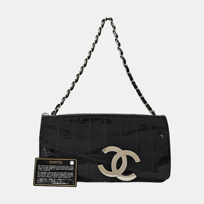 Chanel Black patent leather shoulder bag