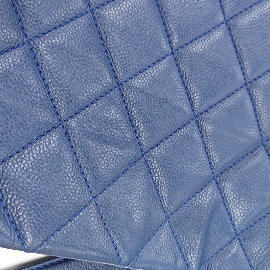 Chanel Blue cowhide diamond quilted shoulder bag