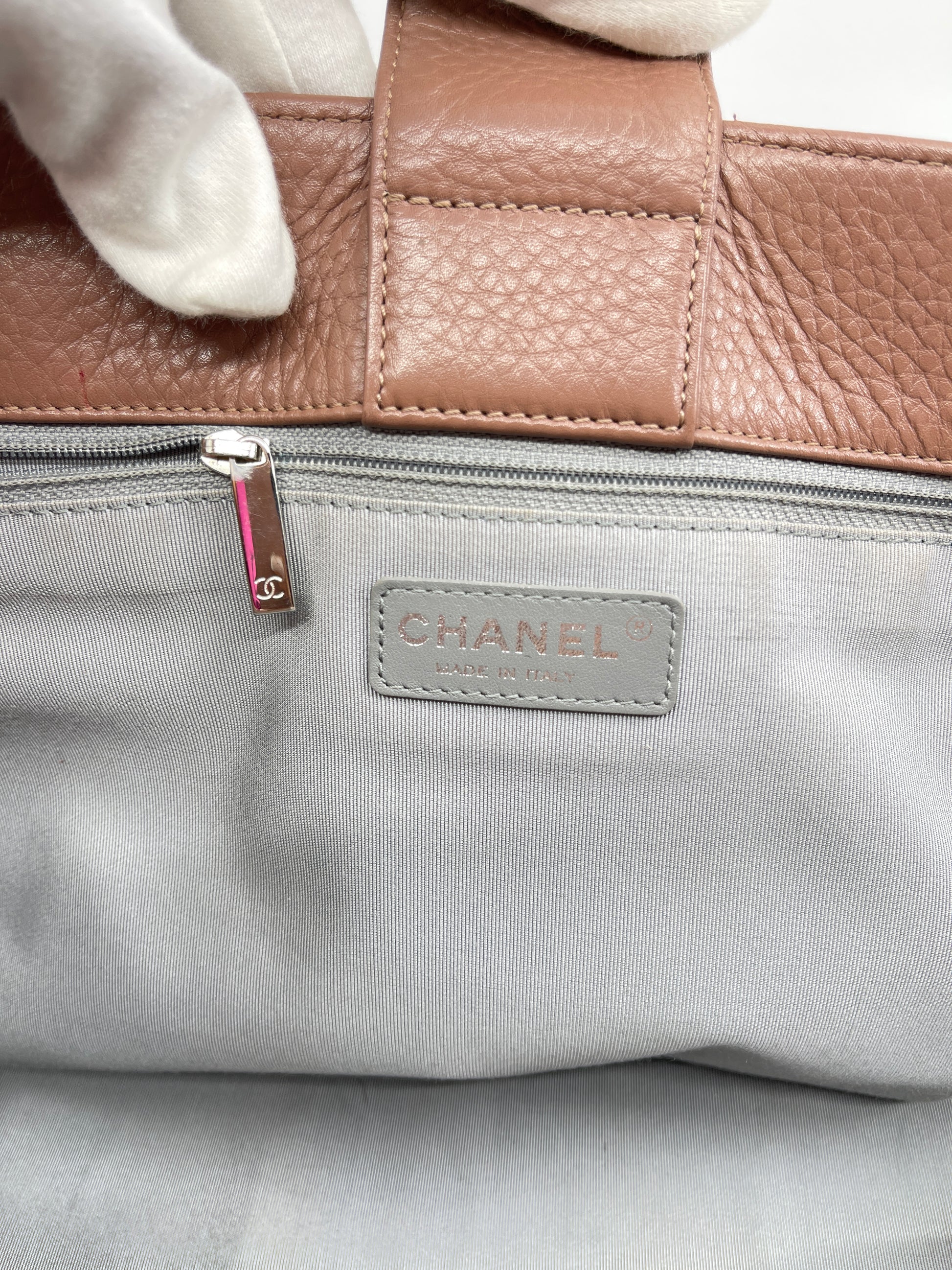 CHANEL CERF EXECUTIVE LEATHER TOTE – RE-LUXRY