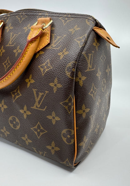 Louis Vuitton Monogram Canvas Speedy 25