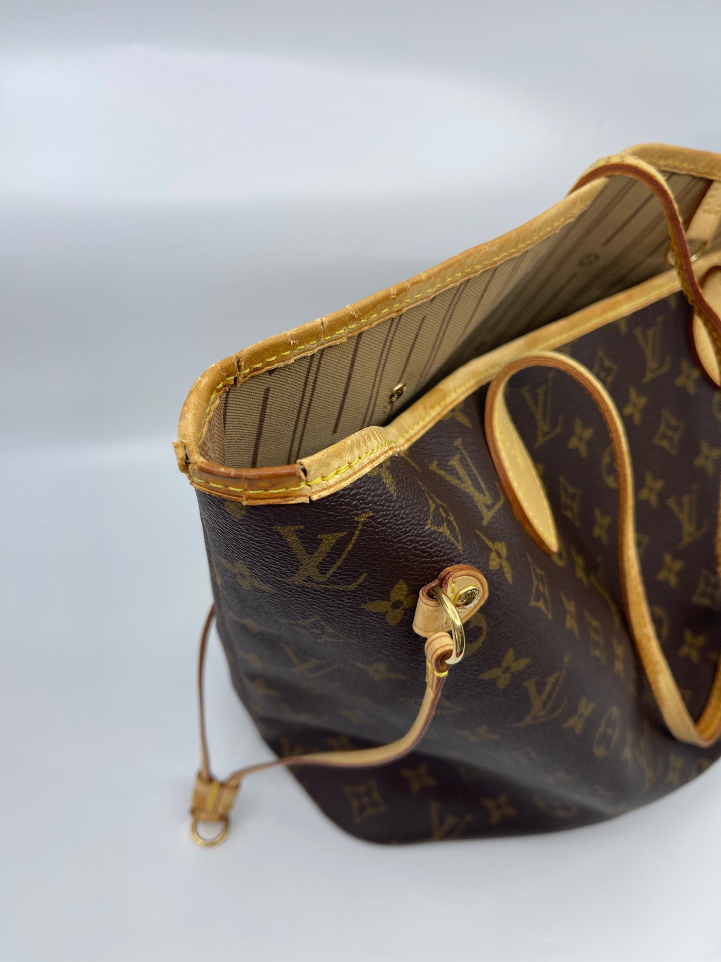 Louis Vuitton Neverfull MM - Monogram Canvas