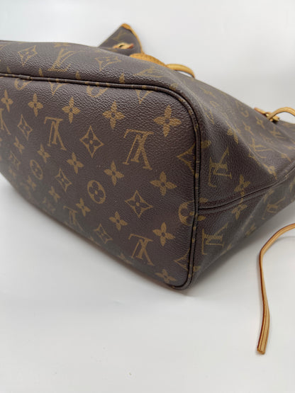 Louis Vuitton Neverfull MM - Monogram Canvas