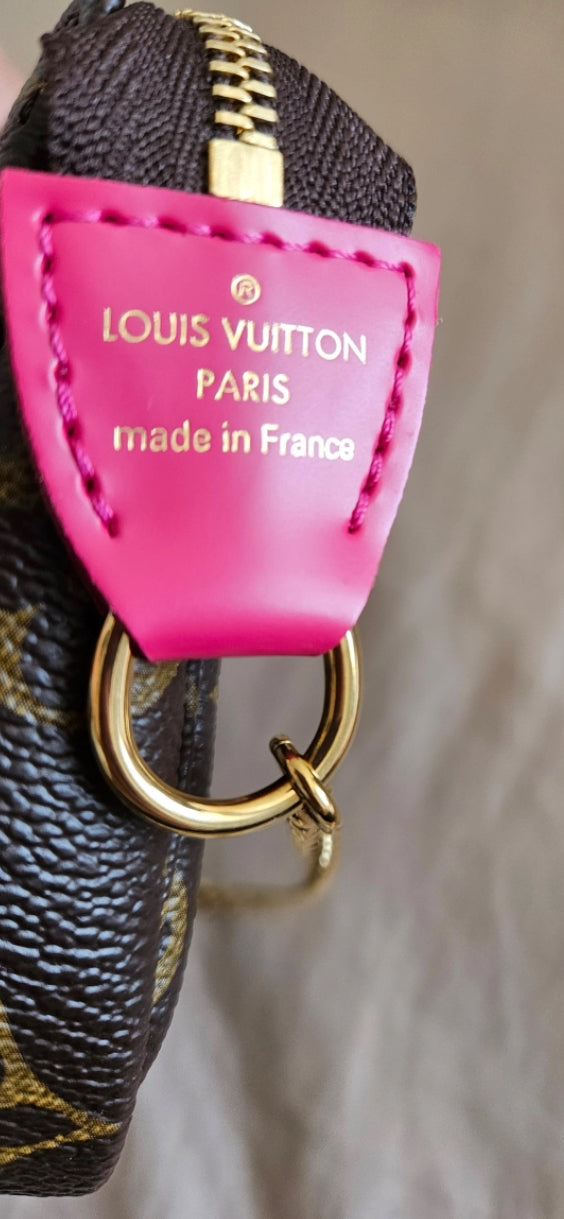 Louis Vuitton Pochette Accessoires - Limited edition