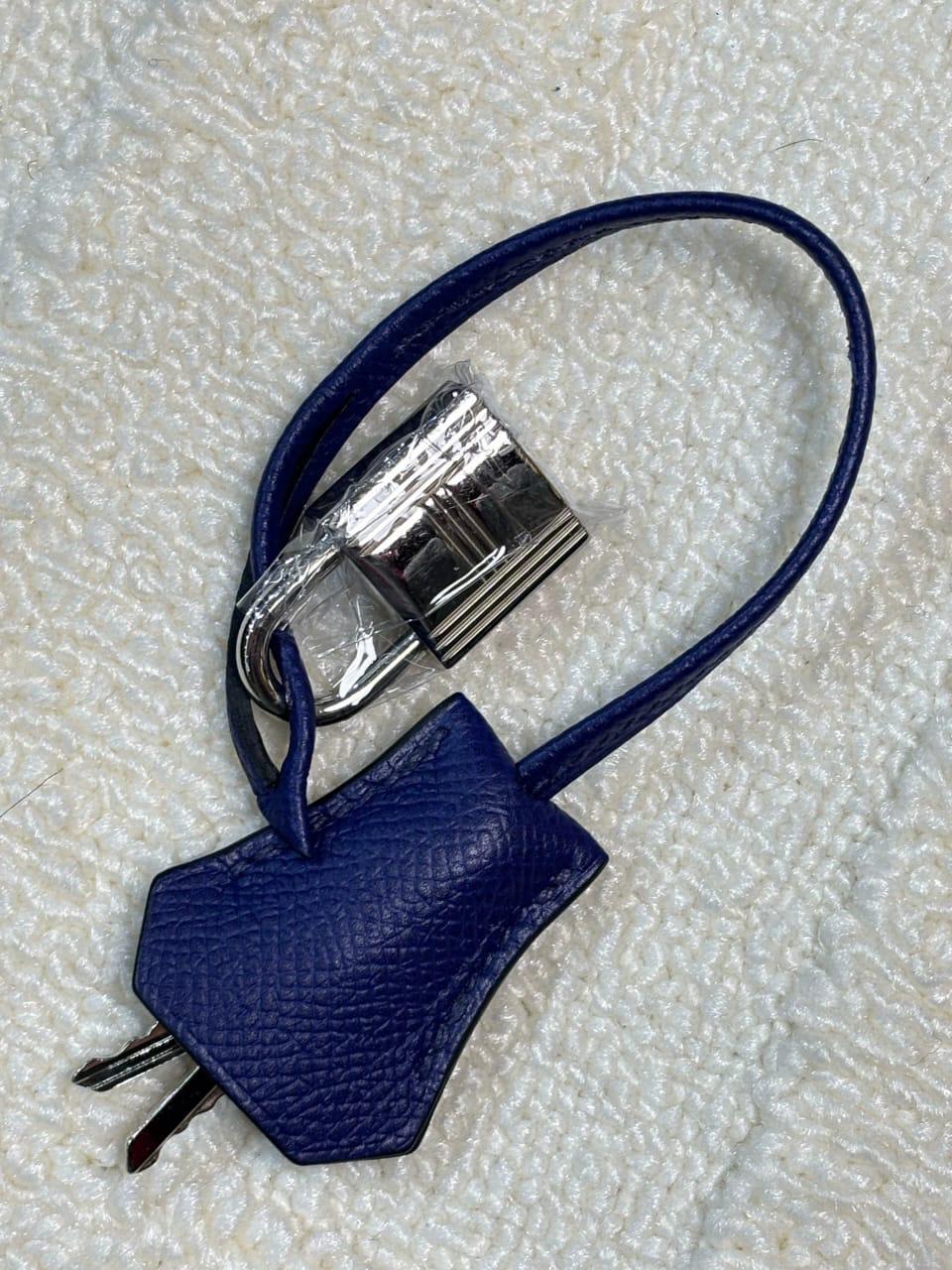 Hermès Kelly 28 Blue Indigo Box Calf Leather