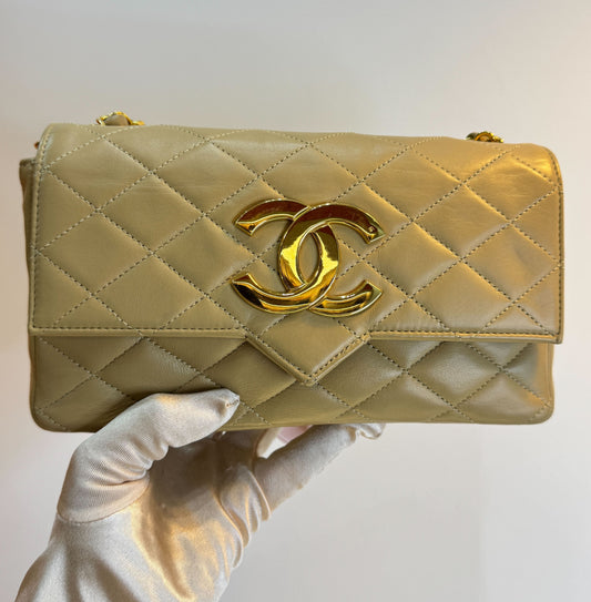 Chanel Vintage Wallet On Chain